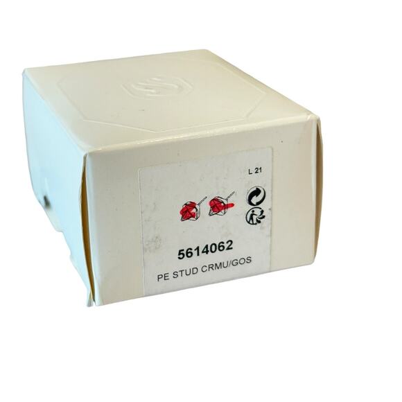 Swarovski Ortyx stud earrings Pyramid cut, Pink, Gold-tone plated - Picture 7 of 7